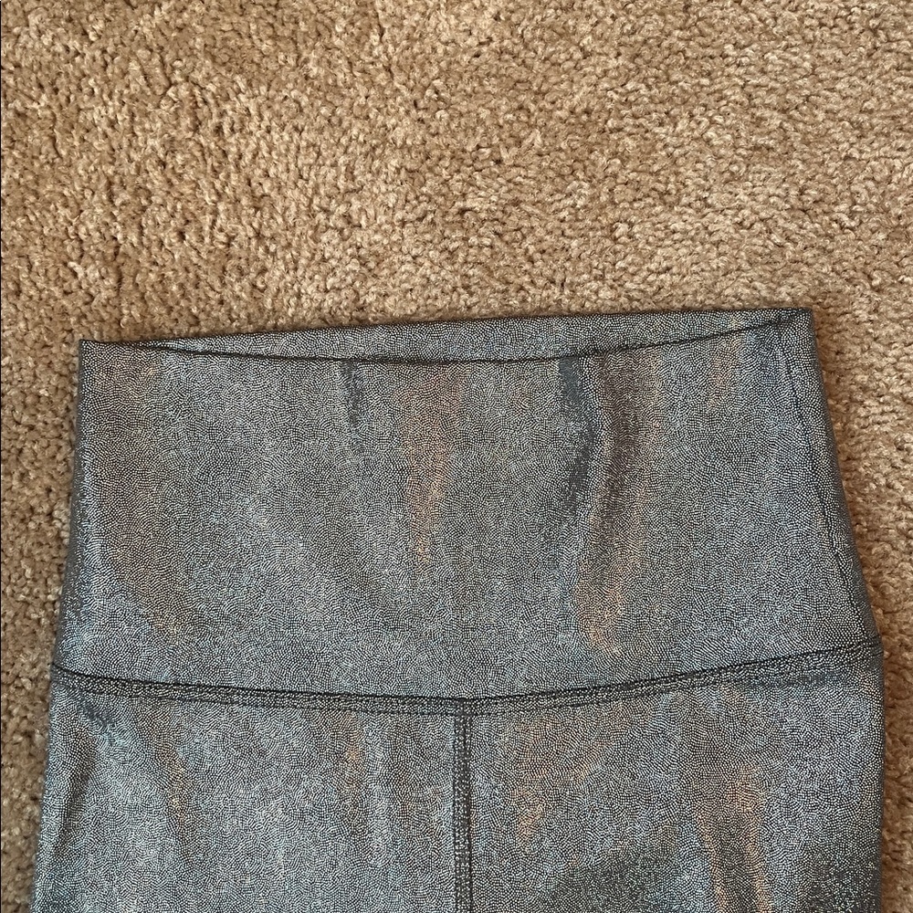 Beach Riot Hologram Silver Leggings - Picture 2 of 7